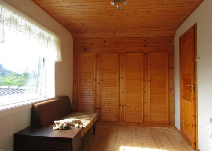 Airbnb&booking At Postvegen 95 *